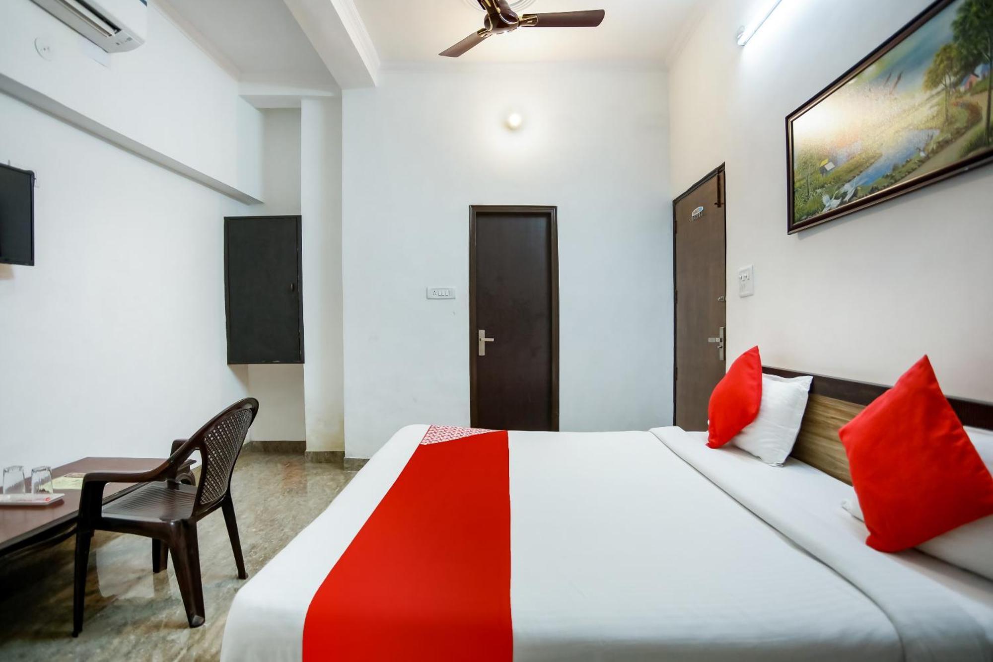 Hotel O Surya Inn Ню Делхи Екстериор снимка