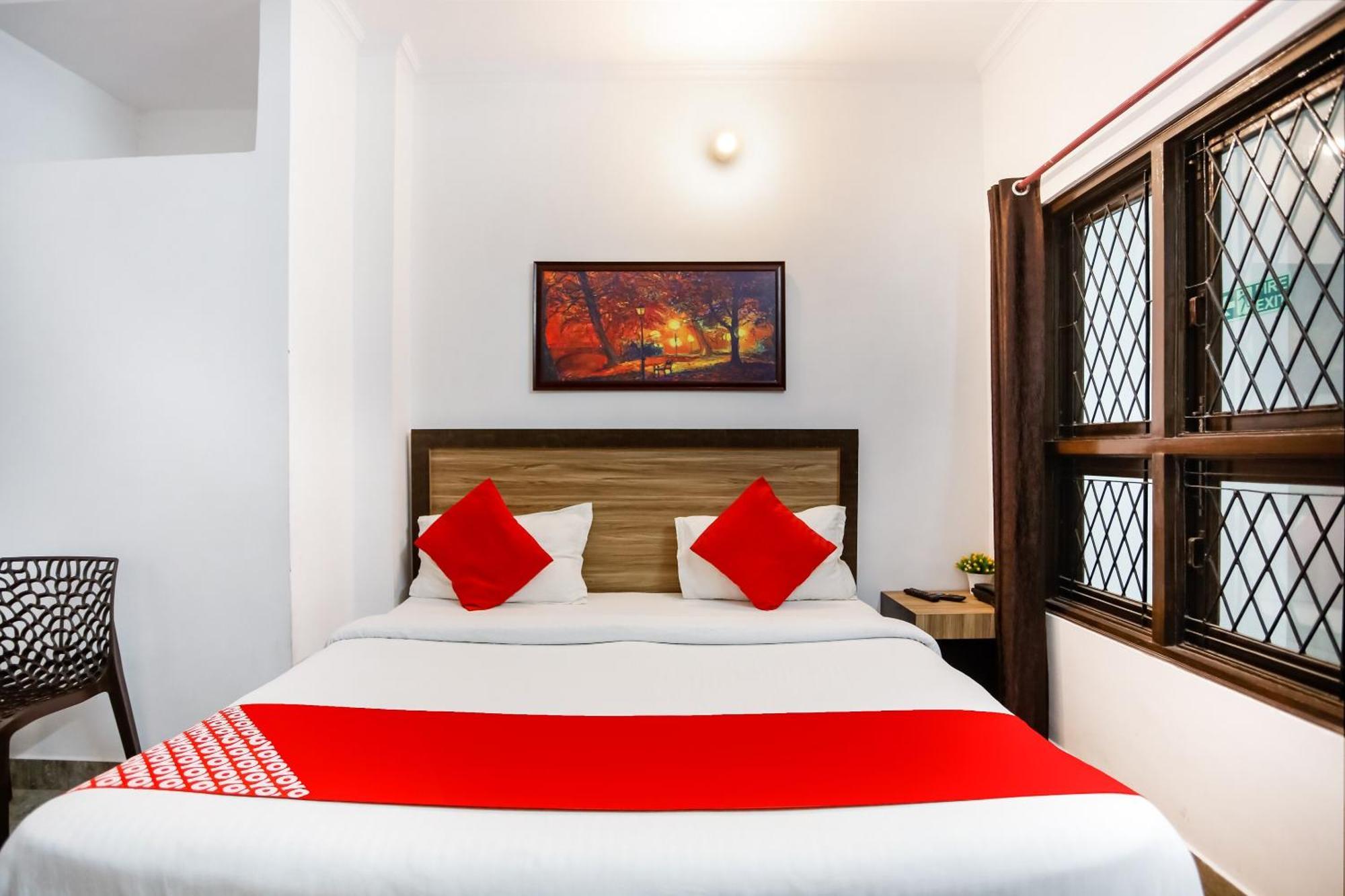 Hotel O Surya Inn Ню Делхи Екстериор снимка