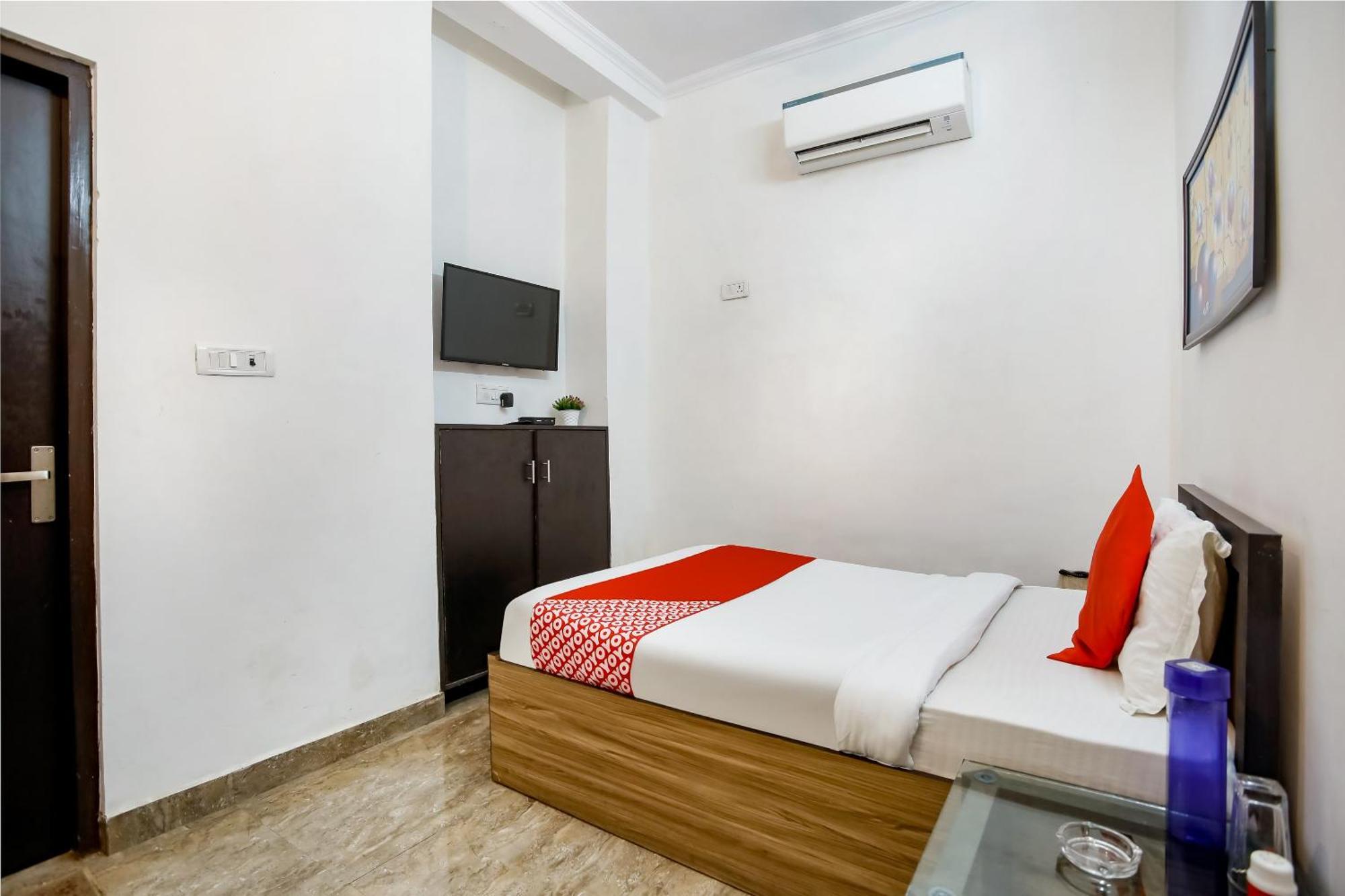 Hotel O Surya Inn Ню Делхи Екстериор снимка
